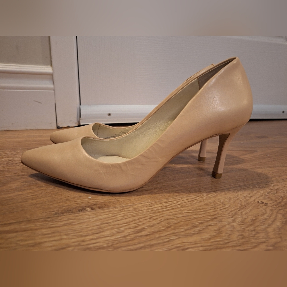 BCBG leather pumps, stiletto heels, light beige/nude, size 6.5